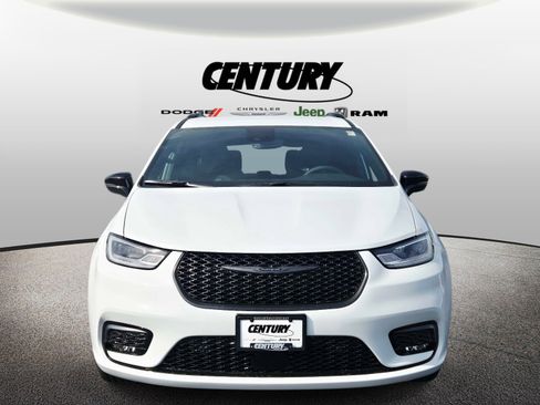 New 2026 Chrysler Pacifica Select image 8