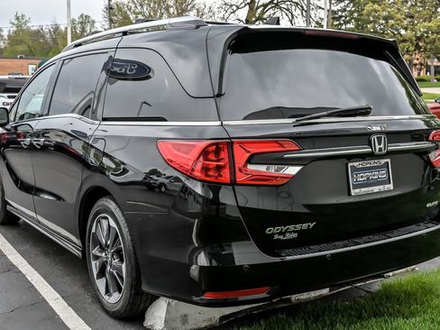 Used 2023 Honda Odyssey Elite image 8