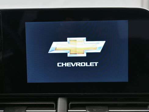 Used 2025 Chevrolet Trax RS image 30