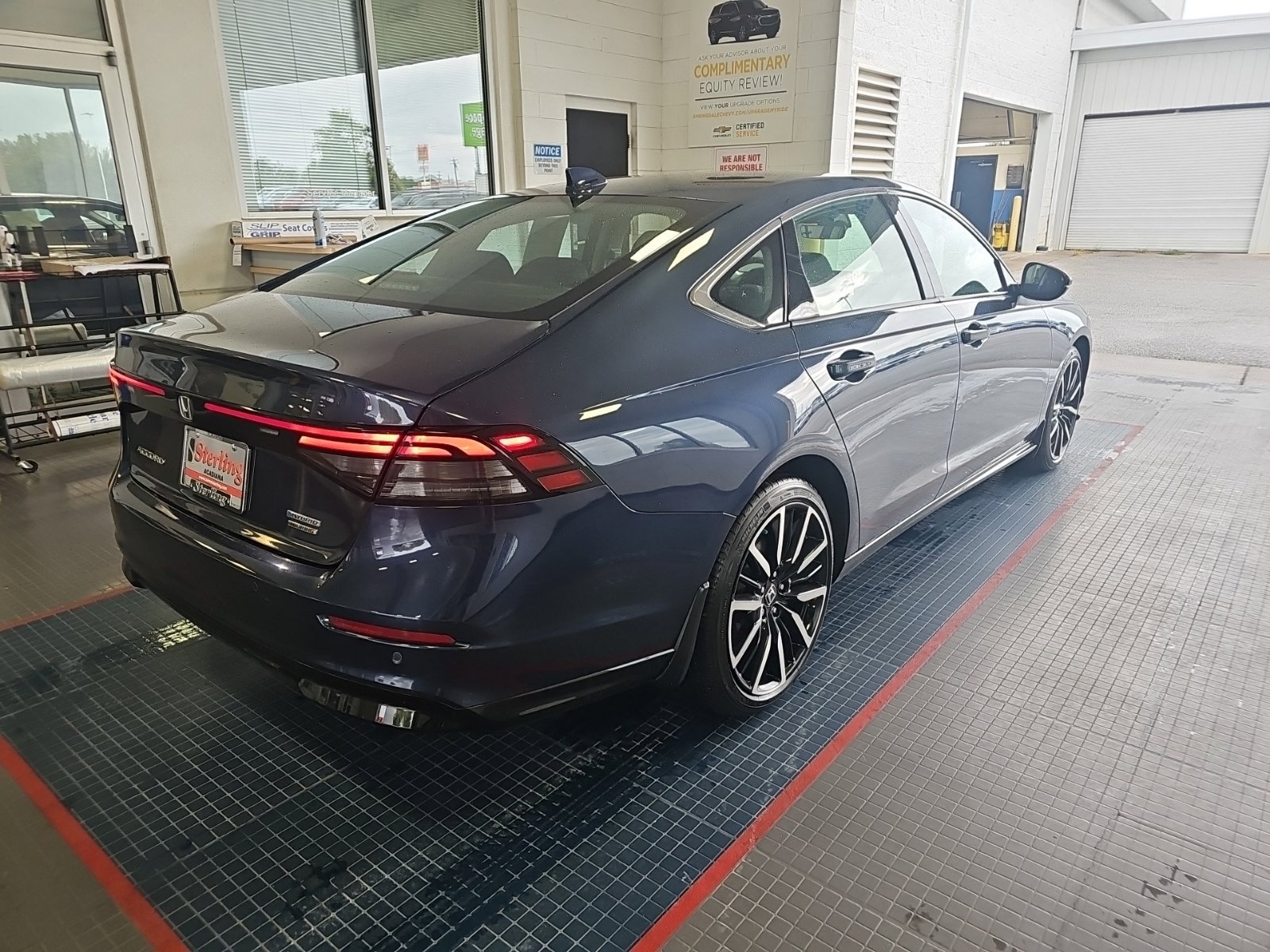 Used 2024 Honda Accord Touring image 3