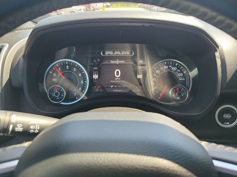 Used 2022 RAM 1500 Big Horn AWD/4WD image 13