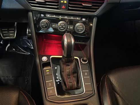 Used 2021 Volkswagen Jetta GLI Autobahn image 21