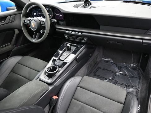 Certified 2022 Porsche 911 Targa 4 GTS AWD/4WD image 24