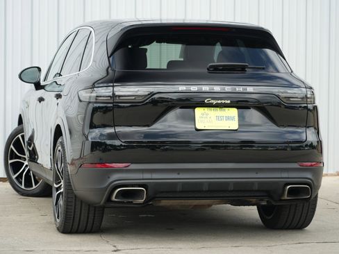 Used 2022 Porsche Cayenne E-Hybrid image 6