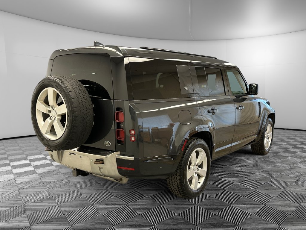 Used 2023 Land Rover Defender 130 SE AWD/4WD image 7
