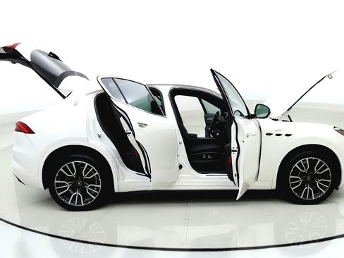 Used 2023 Maserati Grecale GT AWD/4WD image 15