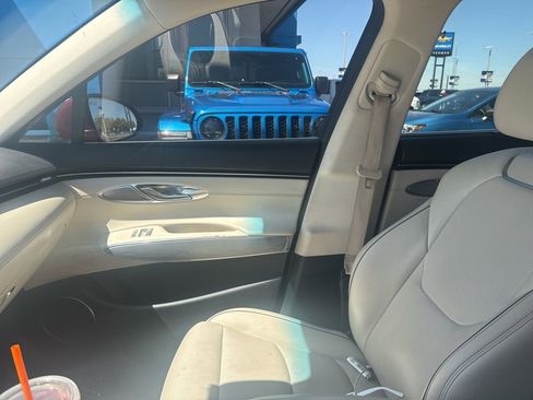 Used 2023 Genesis GV70 2.5T w/ Advanced Package image 20