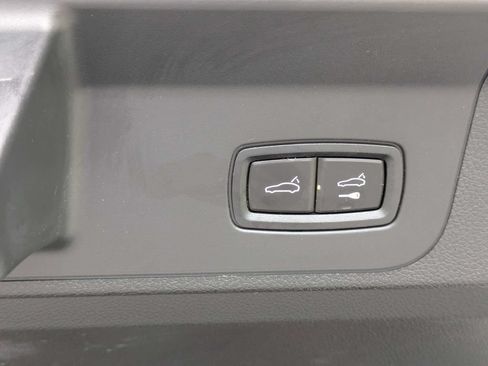 Used 2022 Porsche Panamera RWD image 15