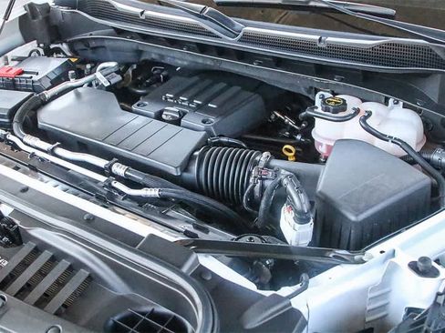 Used 2025 Chevrolet Silverado 1500 Custom Trail Boss w/ Dark Appearance Package image 27