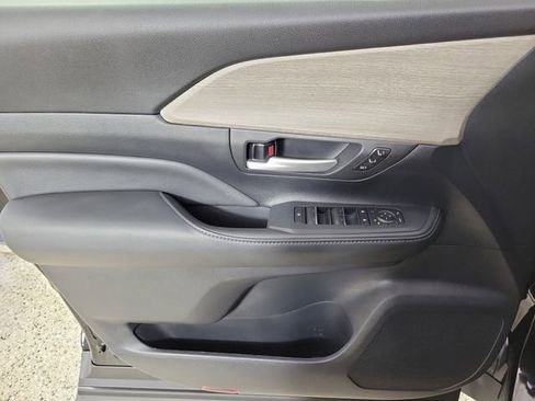 Used 2026 Toyota Grand Highlander AWD image 23