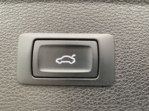 Used 2018 Audi Q5 2.0T Premium AWD/4WD image 18