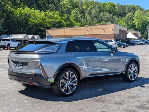 Used 2023 Cadillac Lyriq 2WD image 9