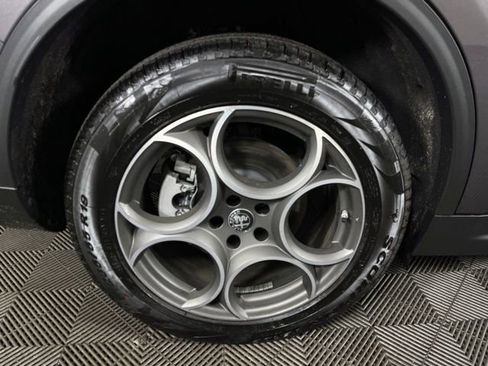 Used 2025 Alfa Romeo Stelvio Sprint w/ Convenience Package image 10