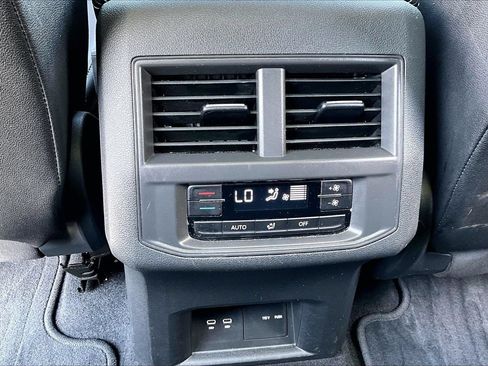 Used 2023 Volkswagen Atlas SE AWD/4WD image 15