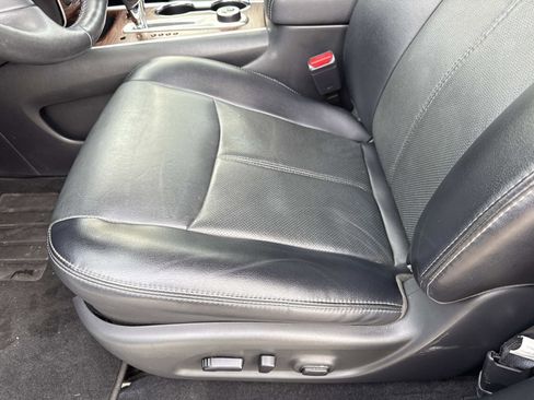 Used 2020 Nissan Pathfinder Platinum w/ Cargo Package image 20