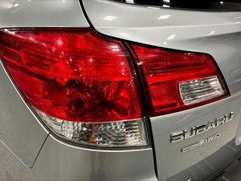 Used 2012 Subaru Outback 2.5i Premium AWD/4WD image 23