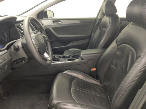 Used 2019 Hyundai Sonata SE w/ Cargo Package FWD image 17