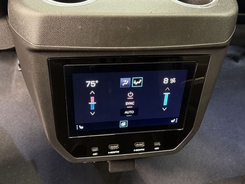 Used 2026 GMC Yukon Denali Ultimate AWD/4WD image 22