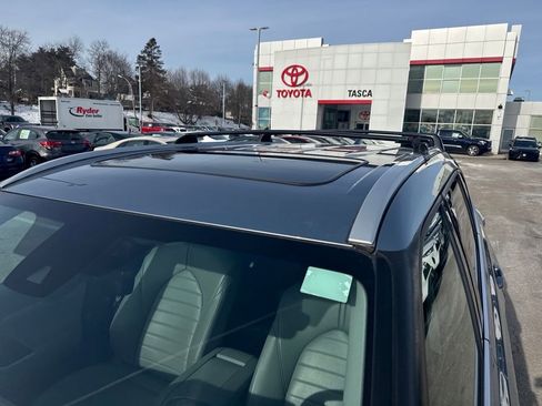 Used 2022 Toyota Highlander XLE image 48