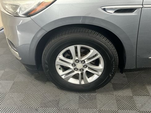 Used 2018 Buick Enclave Essence FWD image 11