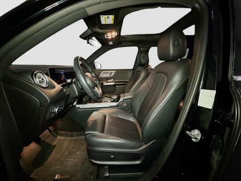 Used 2021 Mercedes-Benz GLB 250 4MATIC image 20