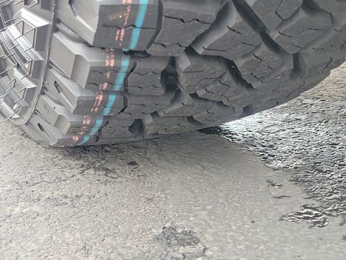 Used 2023 Ford F150 Raptor w/ Raptor Carbon Fiber Package image 32