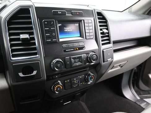 Used 2017 Ford F150 XLT RWD image 12
