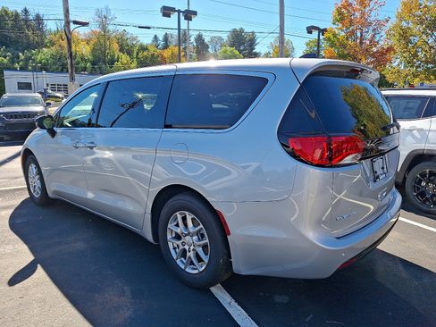 New 2026 Chrysler Voyager LX image 3