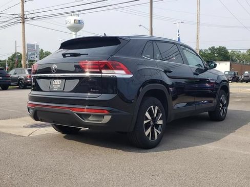 Used 2023 Volkswagen Atlas Cross Sport SE AWD/4WD image 3