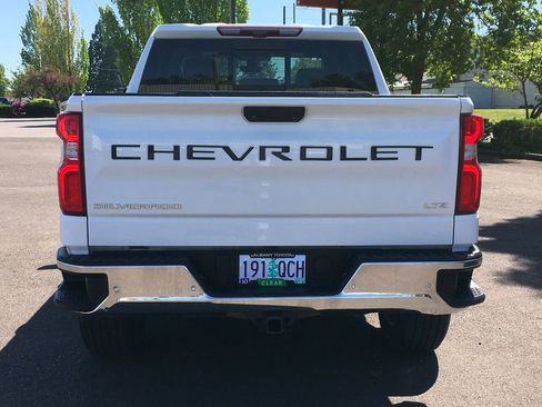 Used 2021 Chevrolet Silverado 1500 LTZ w/ Technology Package AWD/4WD image 5