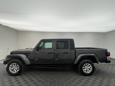 Used 2023 Jeep Gladiator Sport AWD/4WD image 11