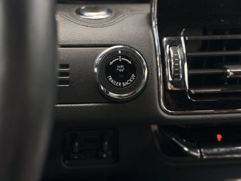 Used 2023 Lincoln Navigator Reserve AWD/4WD image 23