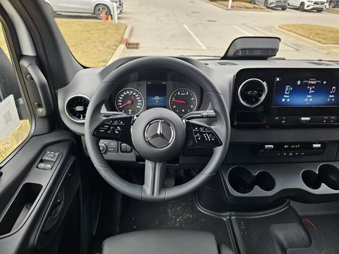 New 2025 Mercedes-Benz Sprinter 2500 image 30