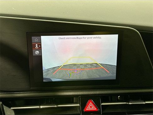 Used 2024 Kia Niro LX image 12