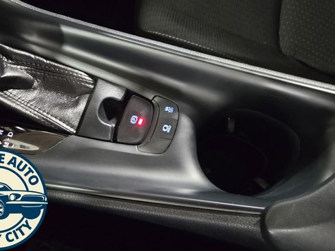 Used 2018 Toyota C-HR XLE FWD image 18