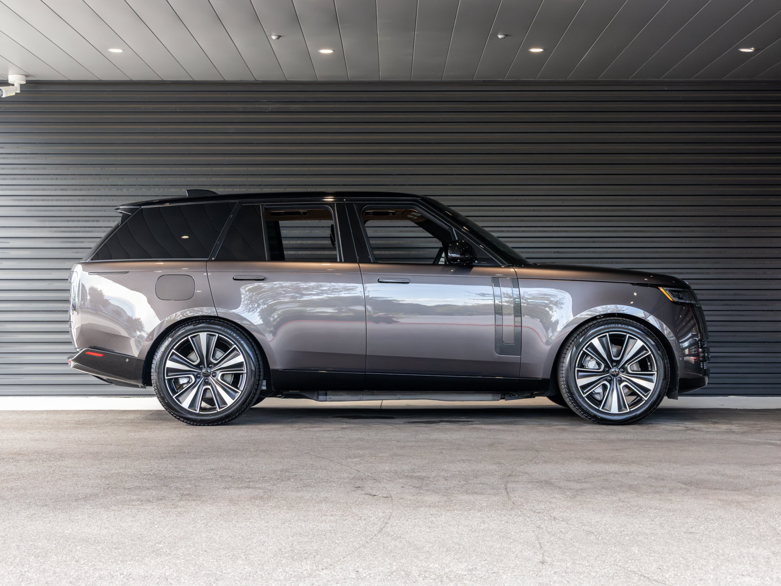 Used 2026 Land Rover Range Rover SE AWD/4WD image 8