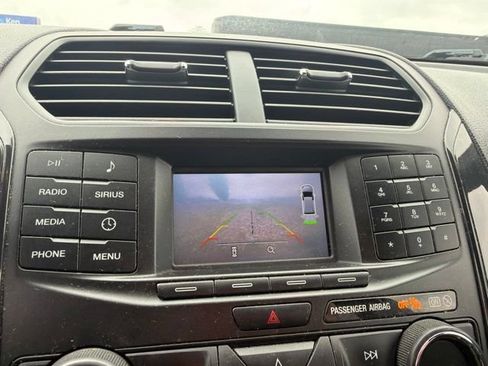 Used 2019 Ford Explorer XLT FWD image 13
