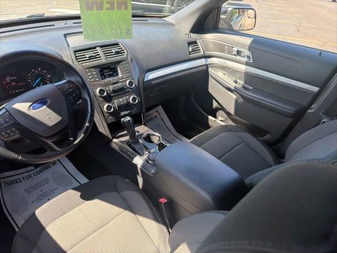 Used 2017 Ford Explorer XLT AWD/4WD image 21