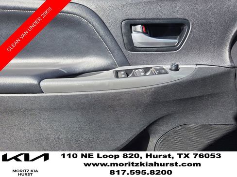 Used 2017 Toyota Sienna SE FWD image 25