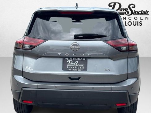 Used 2024 Nissan Rogue SV FWD image 4
