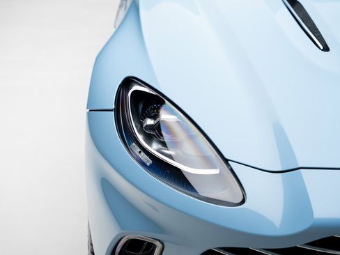 Used 2023 Aston Martin DBX image 11