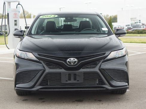Used 2024 Toyota Camry SE image 22