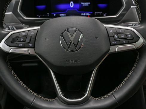 Certified 2022 Volkswagen Tiguan SE w/ Panoramic Sunroof Package image 38