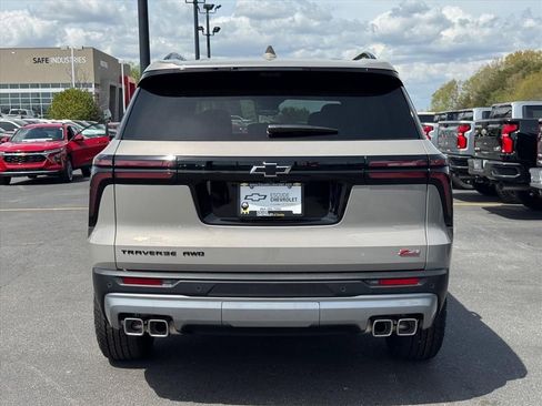 New 2026 Chevrolet Traverse Z71 w/ Enhanced Driving Package AWD/4WD image 4