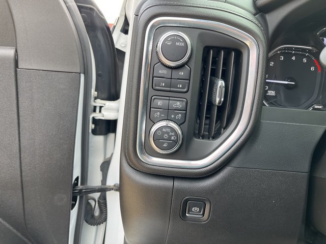 Used 2022 GMC Sierra 2500 SLT w/ SLT Premium Package AWD/4WD image 28