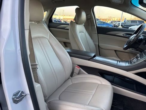 Used 2017 Lincoln MKZ Premiere image 16