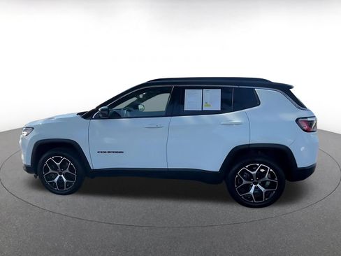 Used 2025 Jeep Compass Limited AWD/4WD image 8