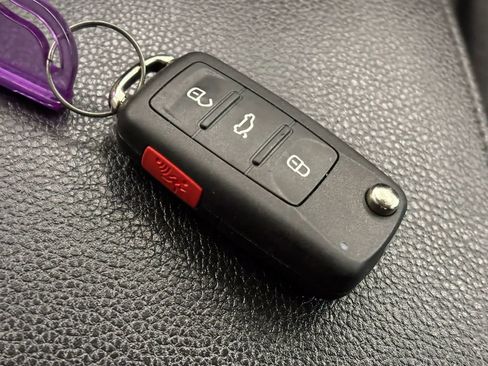 Used 2017 Volkswagen Jetta SEL Premium image 31