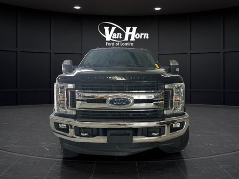 Used 2017 Ford F350 XLT w/ XLT Premium Package AWD/4WD image 2