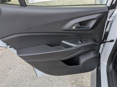 New 2026 Chevrolet Trax LT image 25